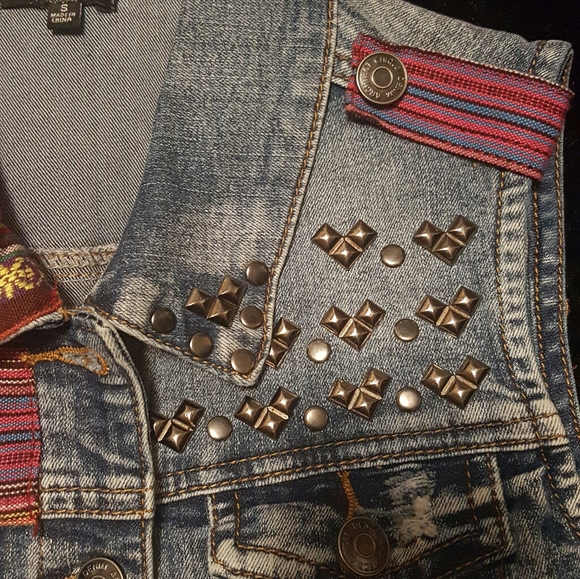 Stylin Jean Vest - Picture 4 of 7